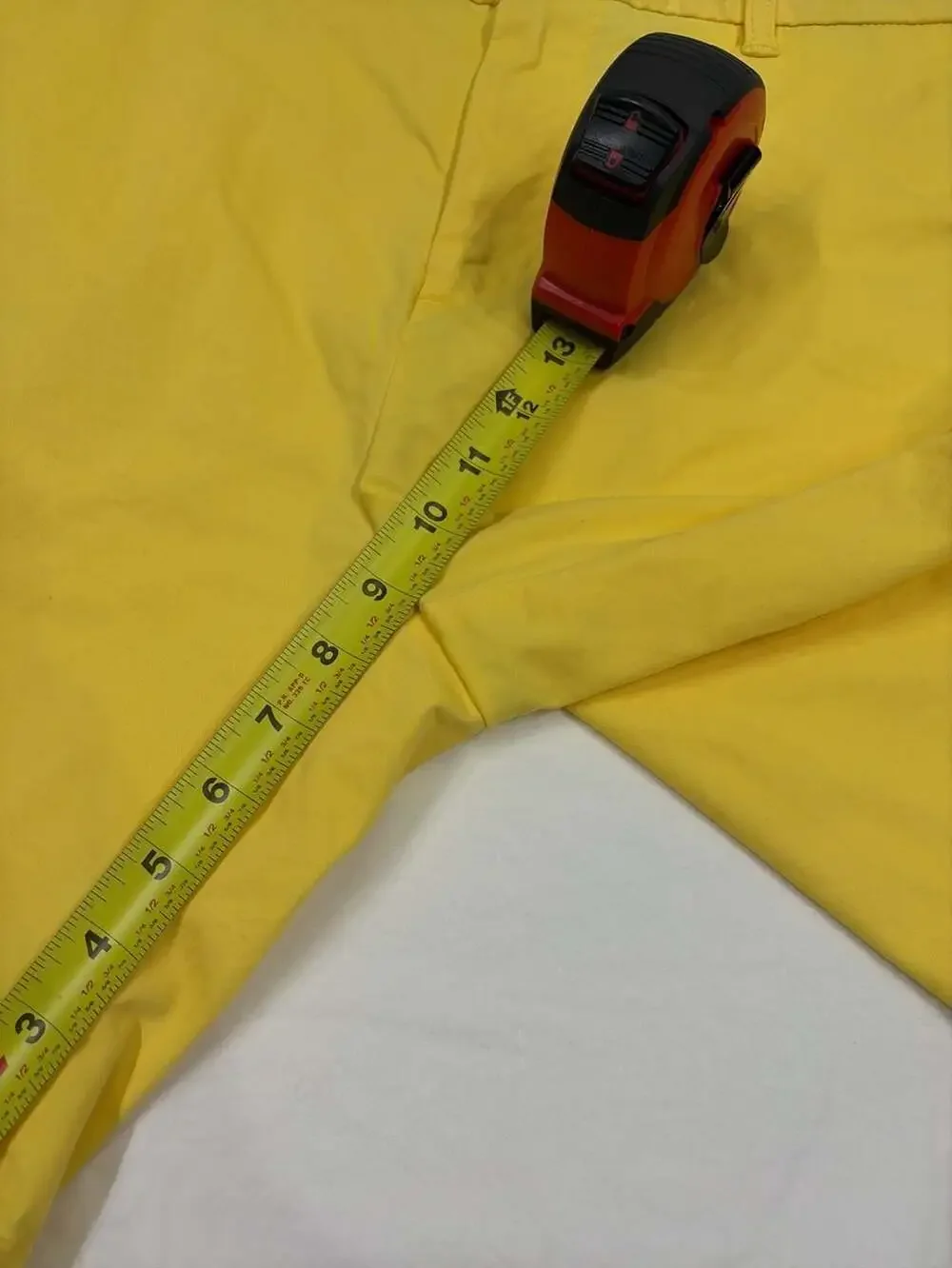 Tommy Hilfiger Men's Classic Fit Yellow Cotton Chino Shorts Size 38